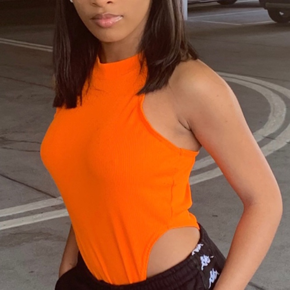 Fire orange bodysuit ☄️